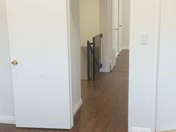 5th image of 1805 S Barrington Ave