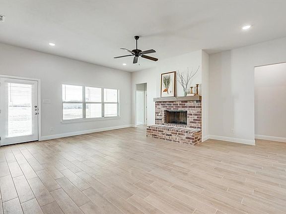 3rd image of 5009 Corona Dr