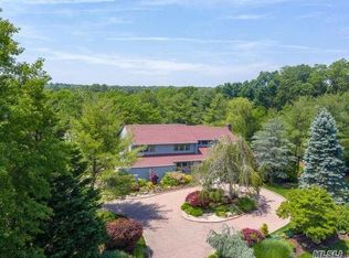 17 Phaetons Dr, Melville, NY 11747