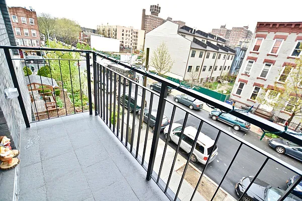 Rented by Makover Group Inc | media 18