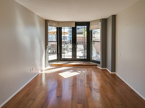 5th image of 500 W Harbor Dr Unit 714