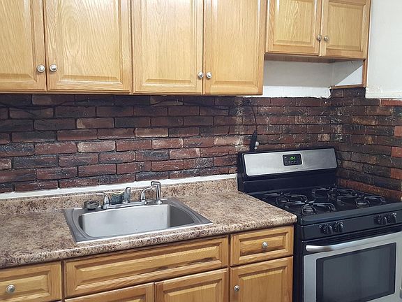 Kitchen Apt "B"206 Parkway Ave