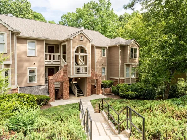107 Killam Ct APT 1C, Cary, NC 27513