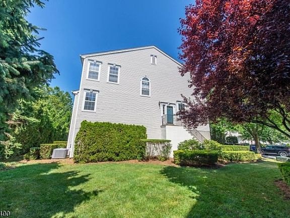 5th image of 212 Stratford Dr