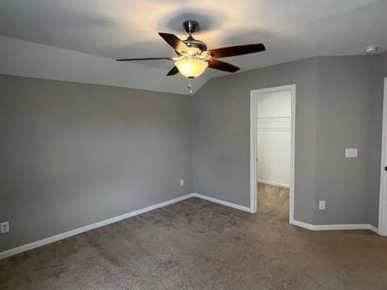 208 Riverdale Rd — Photo 15