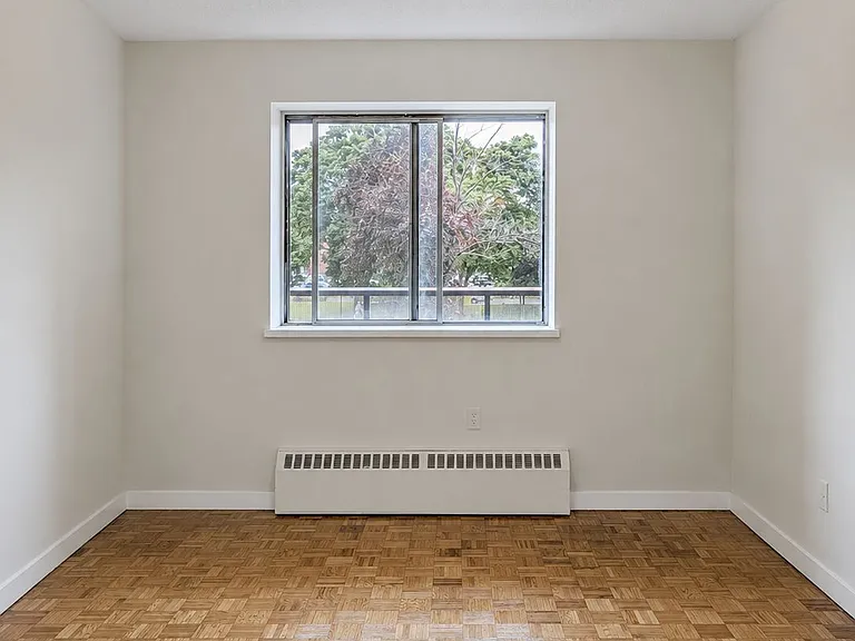 1665 Bloor St E #206 — Photo 5
