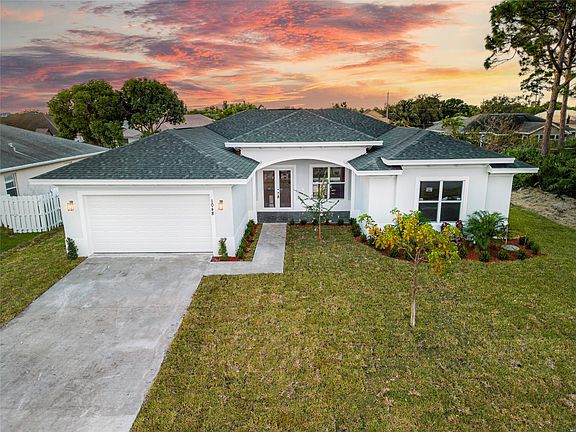3rd image of 1048 SW Paar Drive