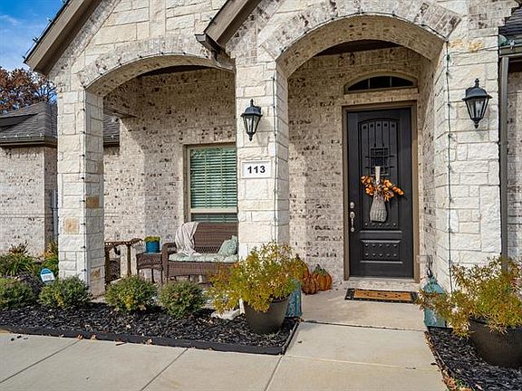 3rd image of 113 Spanish Oak Dr