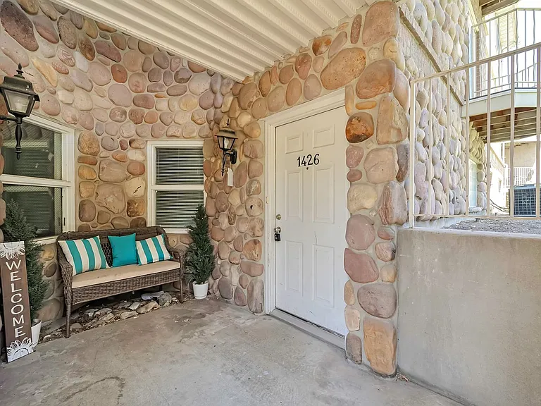 1426 N 1300 W — Photo 2