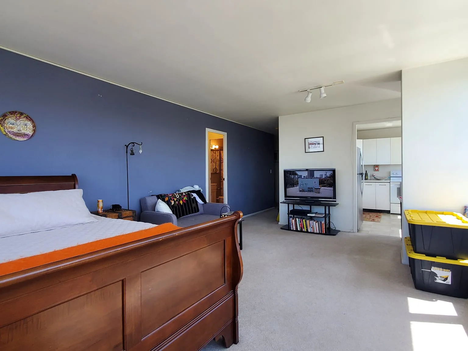 Studio, 600 sqft, $1,350 — Photo 2