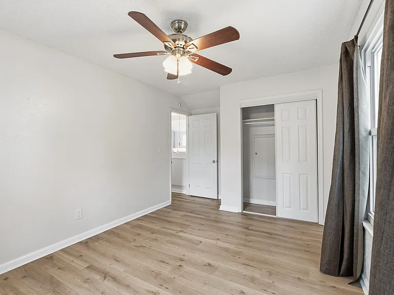 3856 Forestwood Ct — Photo 28