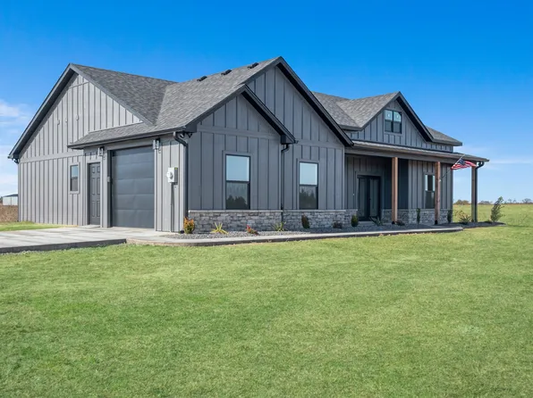 213 Private Road 33083, Sumner, TX 75486