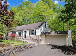 3702 Windy Bush Rd, New Hope, PA 18938