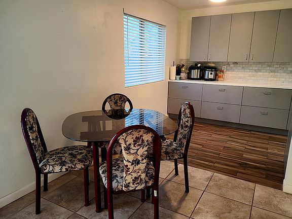 5th image of 2006 Heathwood Cir