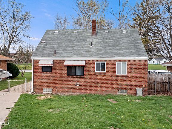 4th image of 5314 Suder Ave