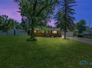 783 Nottingham Dr, Genoa, OH 43430