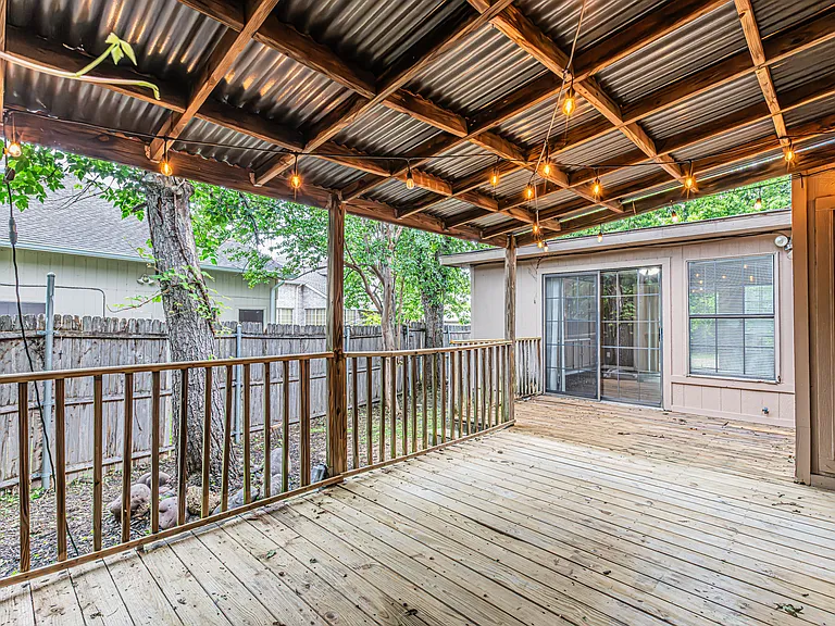 5203 Sutton Ct — Photo 41