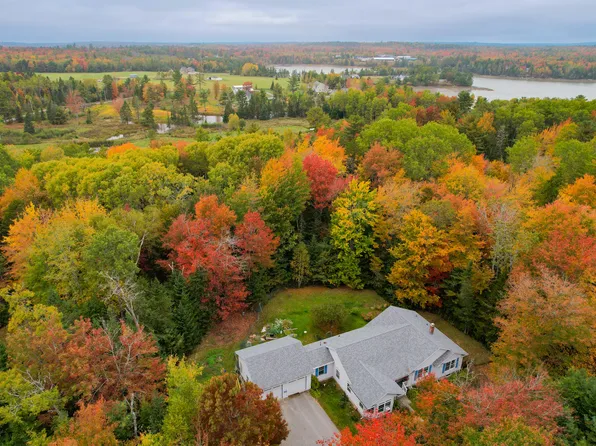 40 Fox Run Lane, Hancock, ME 04640