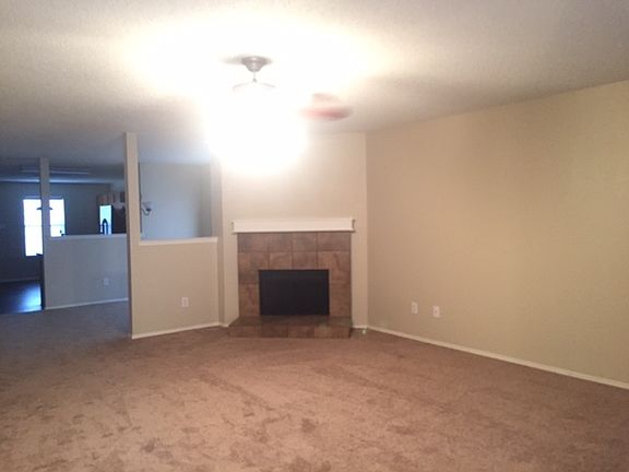 2nd image of 2304 Chestnut Dr