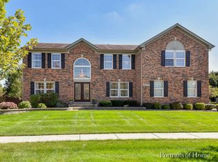 40W173 James Michener Dr, St Charles, IL 60175