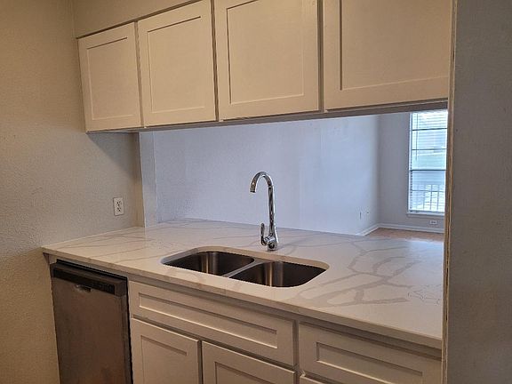 4th image of 15409 Gun Cay Ct APT 101