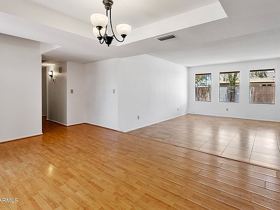 4th image of 1334 S GLENVIEW Circle