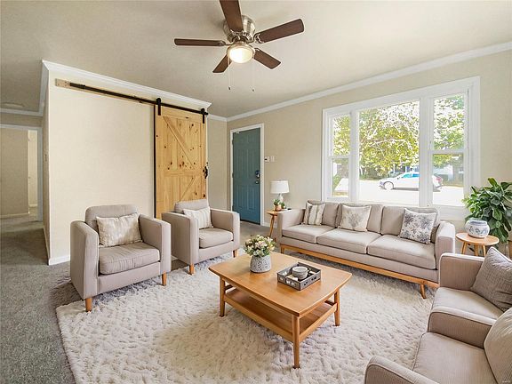 3rd image of 12133 Parkwood Pl