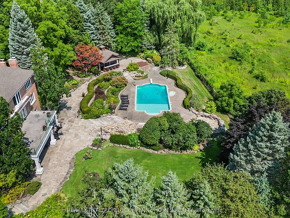 4th image of 27 Glenridge Dr