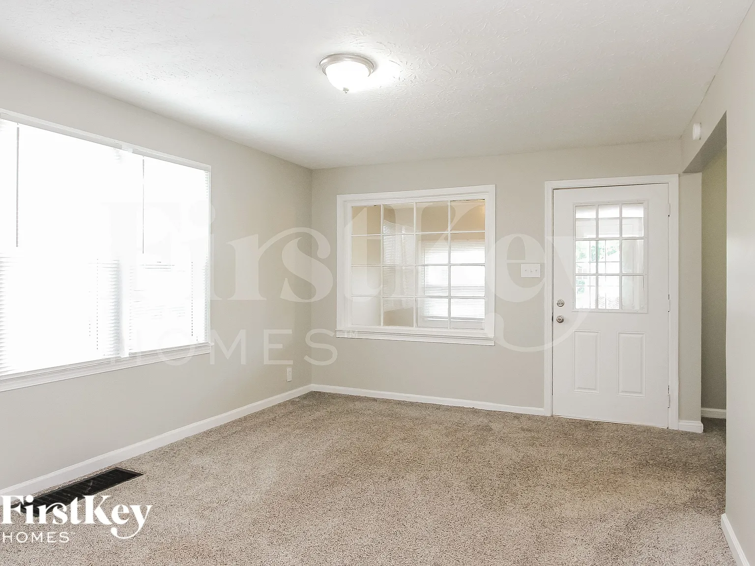 3 bed, 2.0 bath, 1152 sqft, $1,210 — Photo 4