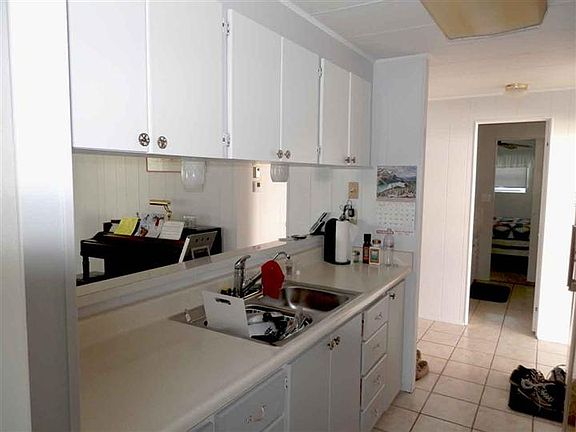 5th image of 260 Hamlin Dr