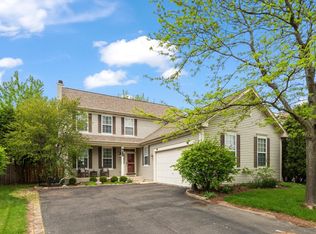 3335 Husking Peg Ln, Geneva, IL 60134