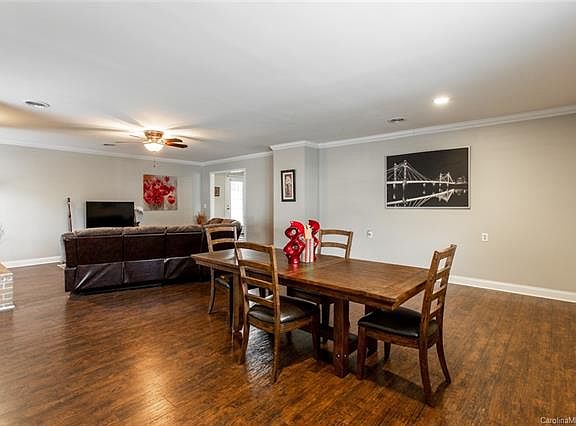 4th image of 102 Roy St