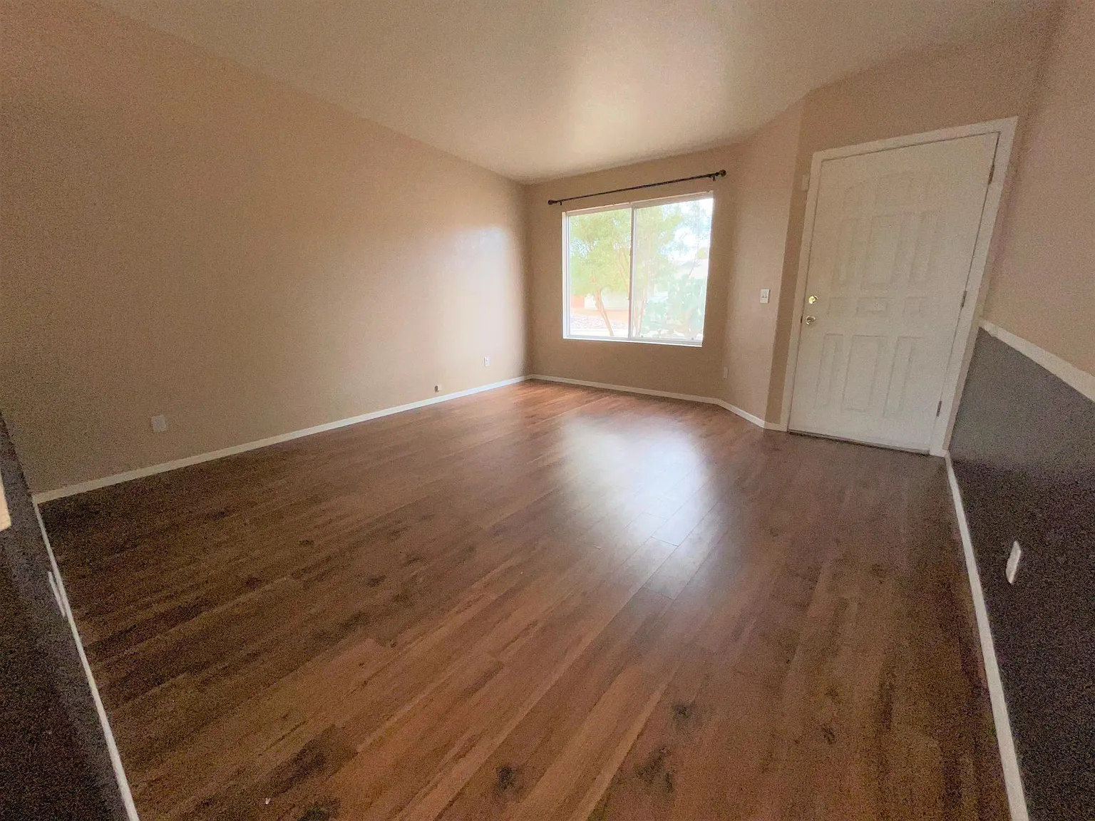 3 bed, 1604 sqft, $2,020 — Photo 4