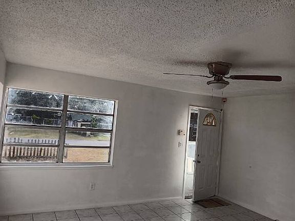 3rd image of 1541 Newark St S