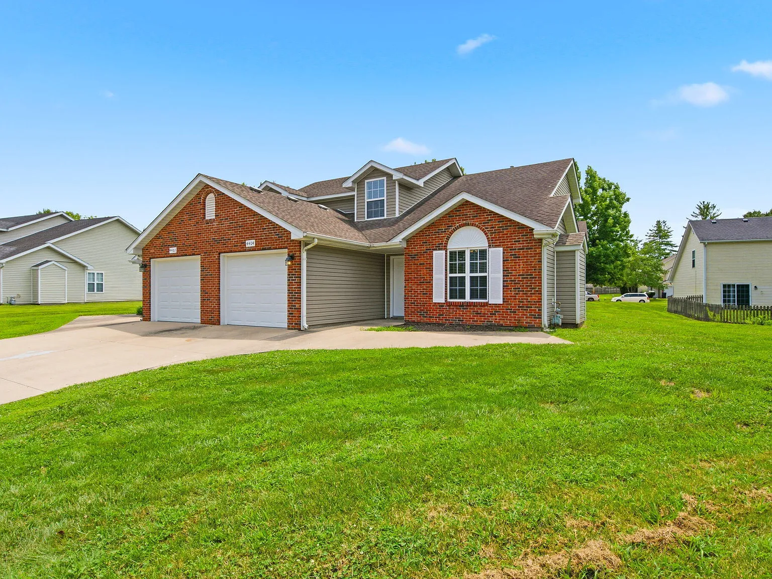 3 bed, 2.0 bath, 1400 sqft, $1,600 — Photo 1