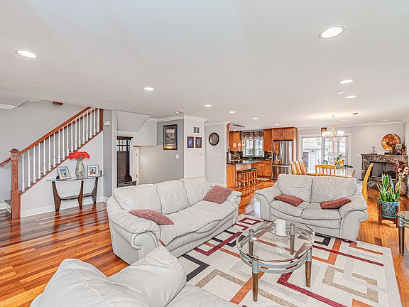 5th image of 4637 N Oriole Ave