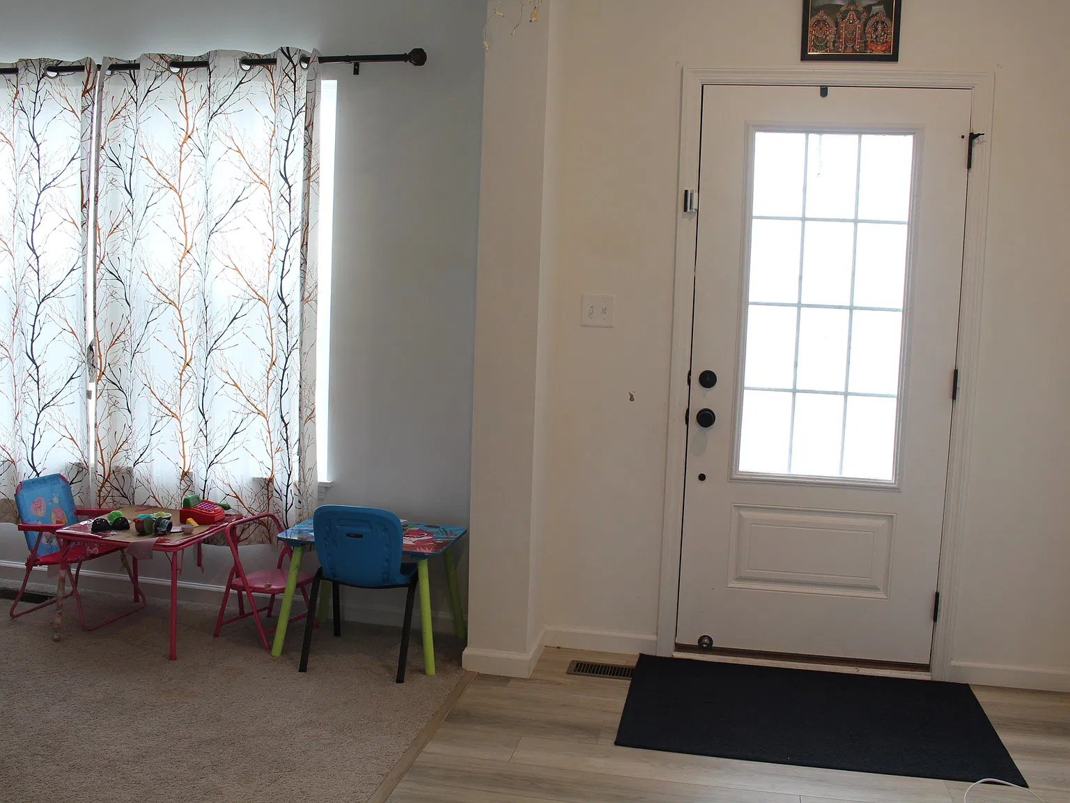 4 bed, 2.5 bath, 2608 sqft, $2,995 — Photo 3