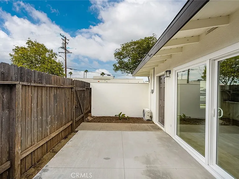 780 N Shattuck Pl — Photo 15