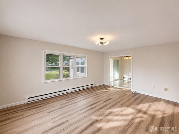 4th image of 461 Revere Way #B
