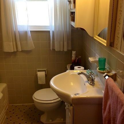 5th image of 23826 Carlisle Ave