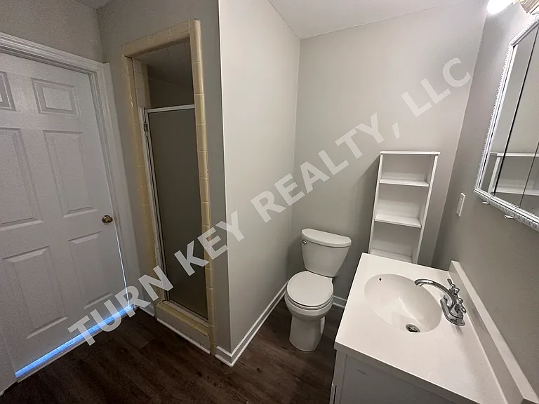 1218 Colonial Ave — Photo 8