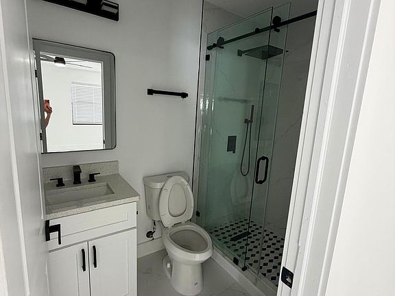 2nd image of 905 Winchester Ct #1