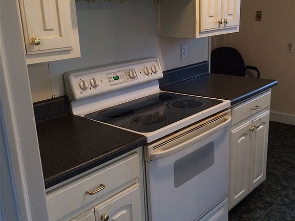 2nd image of 426 Zellen Dr