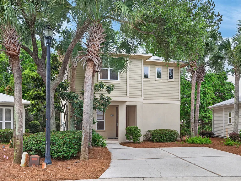2019 Pine Island Circle