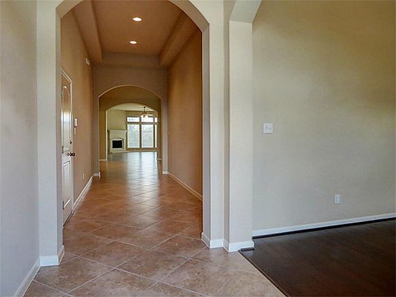 5th image of 6303 Creekside Park Ln