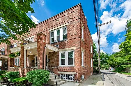 295 S 17th St — Photo 1
