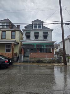 75 Rosamond St, Mc Kees Rocks, PA, 15136