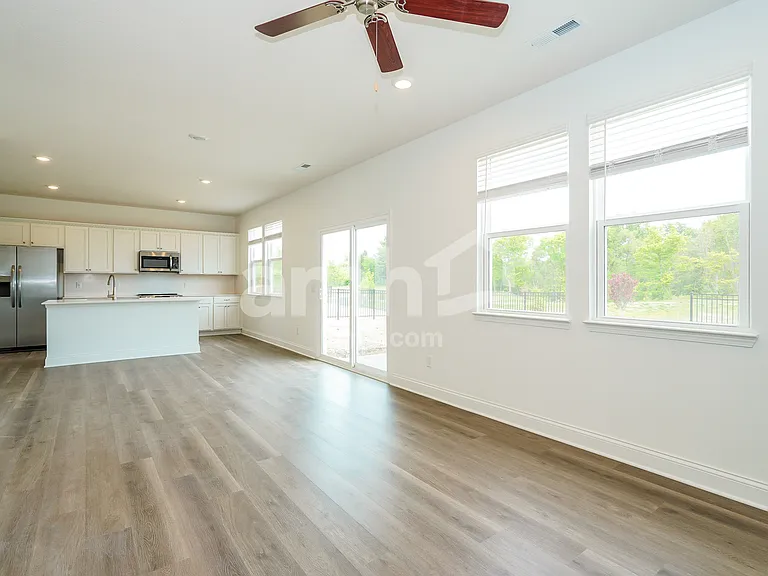 1056 Broyles Xing — Photo 8