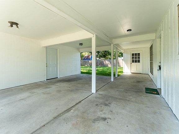 3rd image of 13900 Achord Ln