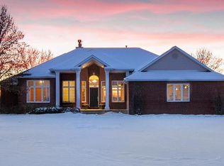 4157 Cedar Heights Ln, Center Point, IA 52213